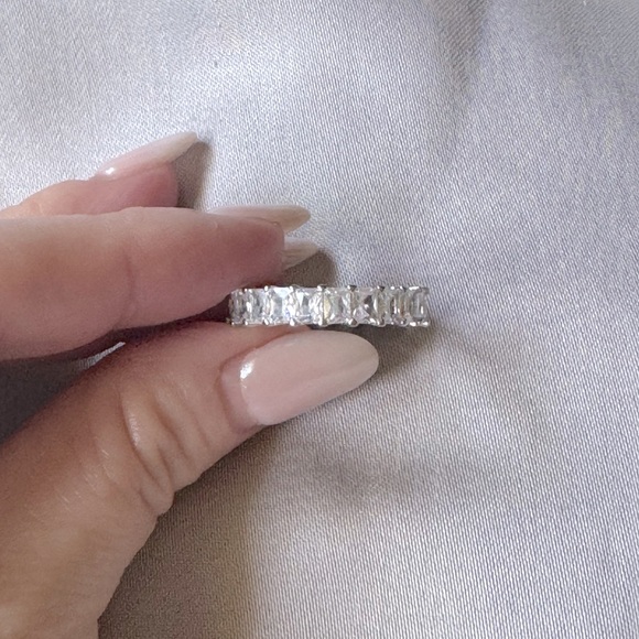 🥖Le Baguette 🥖 Diamonde Wrapped Band Bling Ring - Stunning Stackable Style - Picture 4 of 9